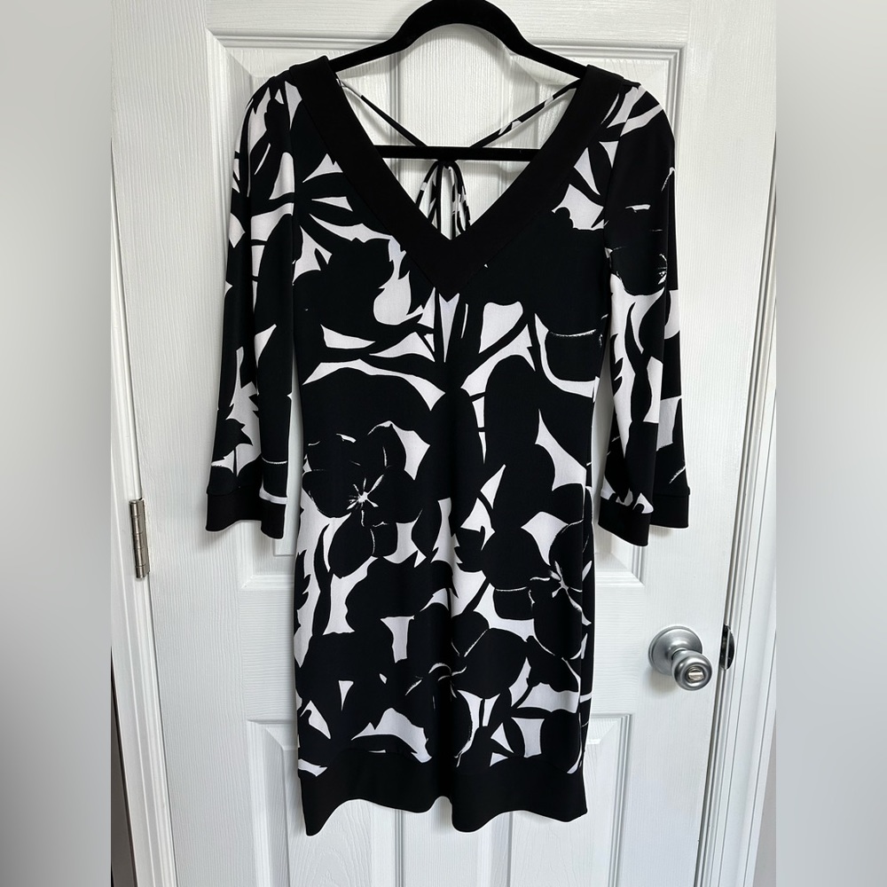 White House Black Market mini dress with flared 3/4 sleeves